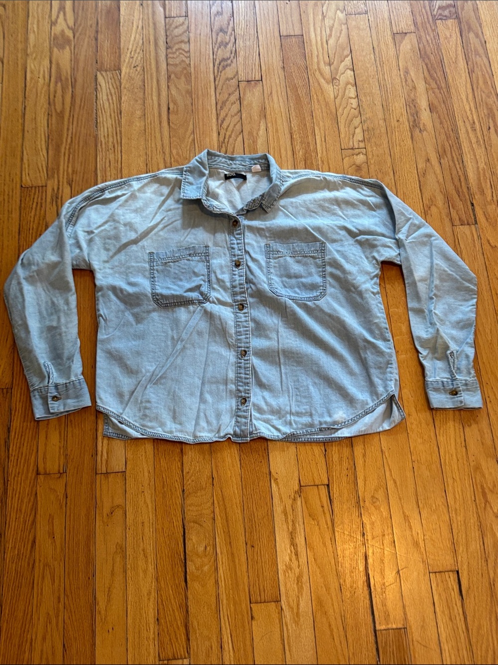 Light Blue Denim boxy Button-Up Shirt BDG Urban Outfitters size medium